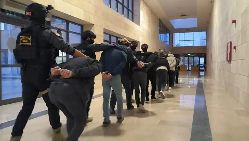 Türkiye Genelinde DAEŞ Operasyonları: 298 Şüpheli Tutuklandı!