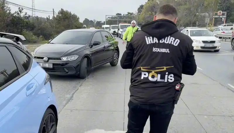 Emniyet Şeridini İhlal Eden Sürücü, Mucizevi Bir Şekilde Kurtuldu