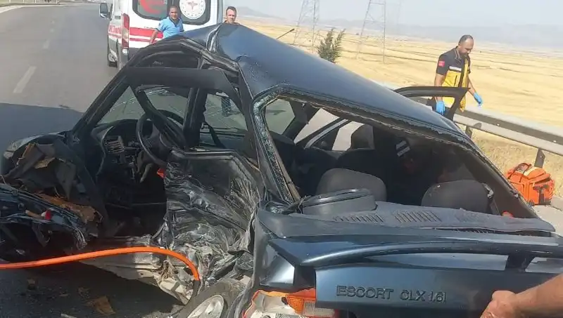 Gaziantep’te Feci Kaza! İki Otomobil Çarpıştı: 1 Ölü, 1 Yaralı