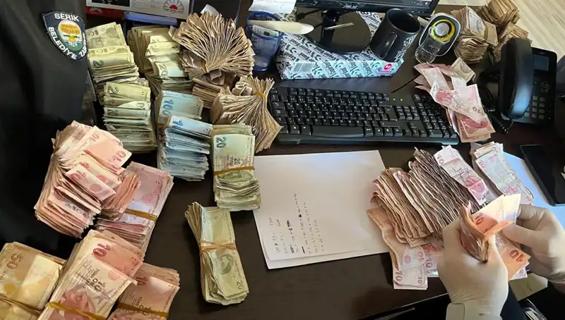 Dilencinin Üzerinden Çıkan Binlerce TL, Şok Etti!