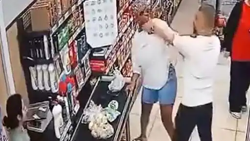 Market Kasa Sırasında Şok Saldırı: Çocuğunun Önünde Gerçekleşen Olay