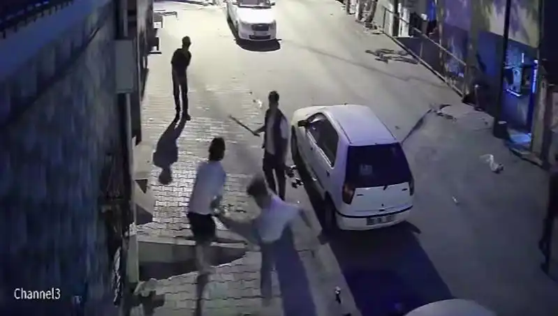 Başakşehir'de Taşlı Sopalı Kavga: Sokaklar Savaş Alanına Döndü