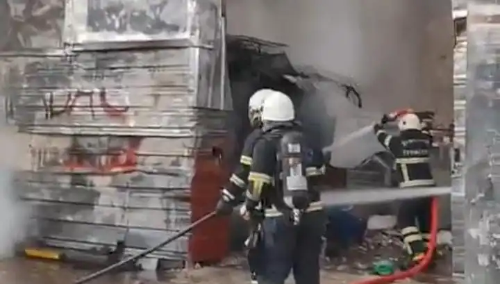 Şanlıurfa'da Korkutan Hurda Deposunda Yangın: Sebepleri ve Sonuçları