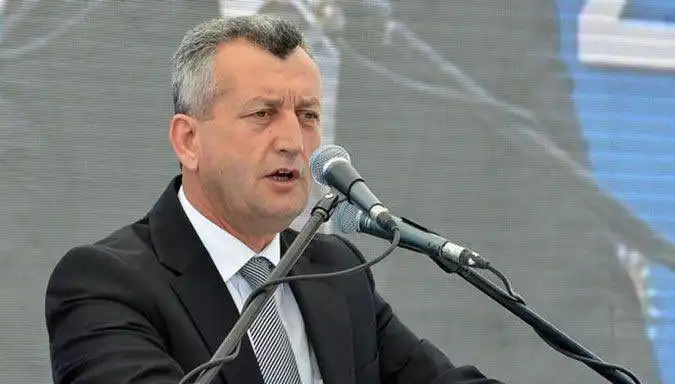 Menemen'in Eski Belediye Başkanı Tahir Şahin Hayatını Kaybetti: Şehirdeki Etkileri Ne Olacak?