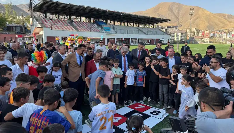 Hakkari’de Anadolu Şenliği: Kültür, Müzik ve Eğlencenin Buluşma Noktası