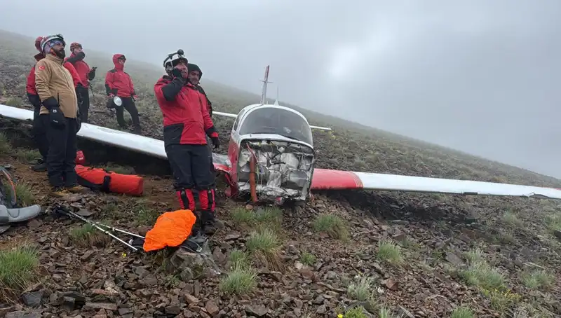 Türk Pilotun Kullandığı Uçak Düştü: Pilot Hayatını Kaybetti, Kadın Yolcu Kurtarıldı