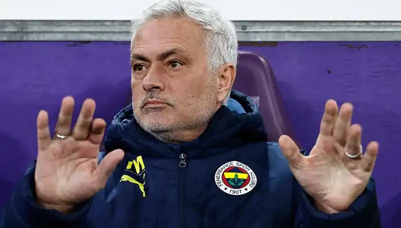 Beşiktaş'a Transfer Olması Beklenen Milli Yıldız, Mourinho Tarafından Takımda Tutuldu